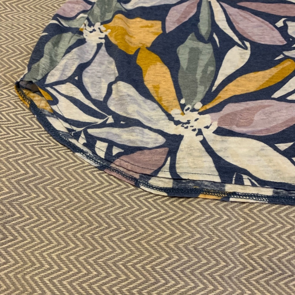 Nicole Miller Floral Linen Top. Size 1x. EUC. So cute and light for summer! - Picture 3 of 6